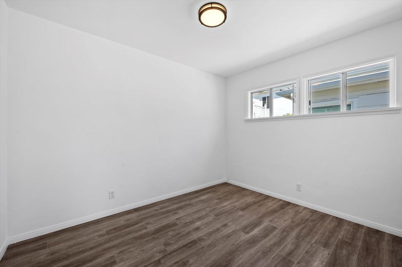 117 42nd St #A - Photo 7 of 16