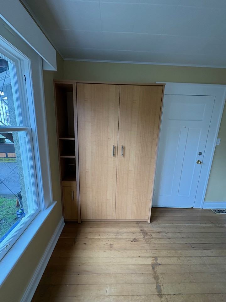 1037 Southgate St #5 - Photo 6 of 10