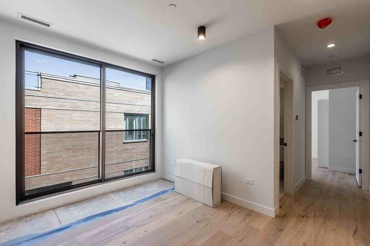 1101 Lodge Evanston #1712-305 - Photo 3 of 15