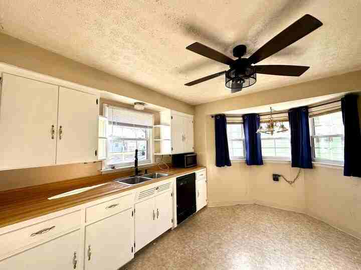 631 Franklin Ave #1 - Photo 2 of 9