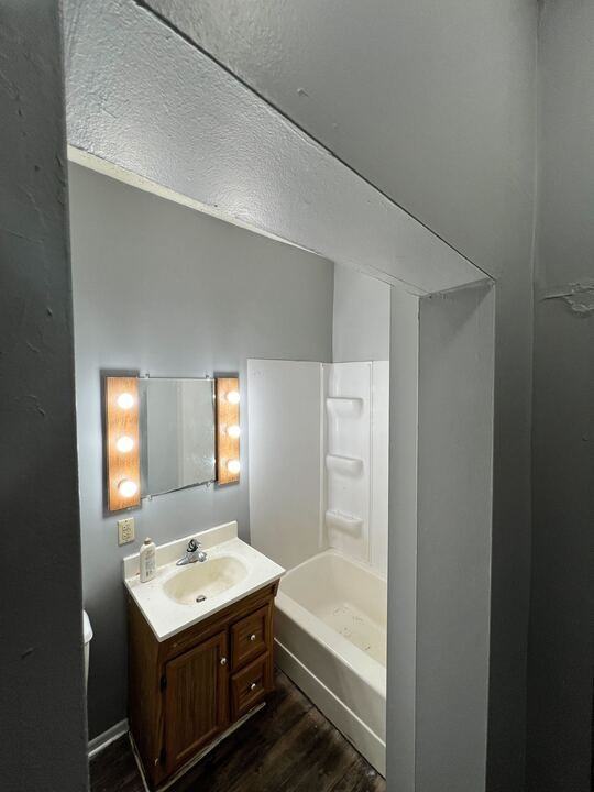846 E Mulberry St #1 - Photo 3 of 5