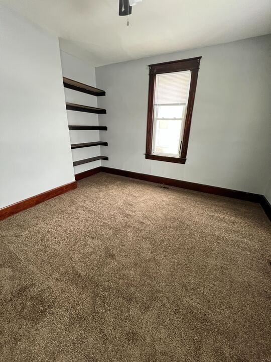 846 E Mulberry St #1 - Photo 4 of 5