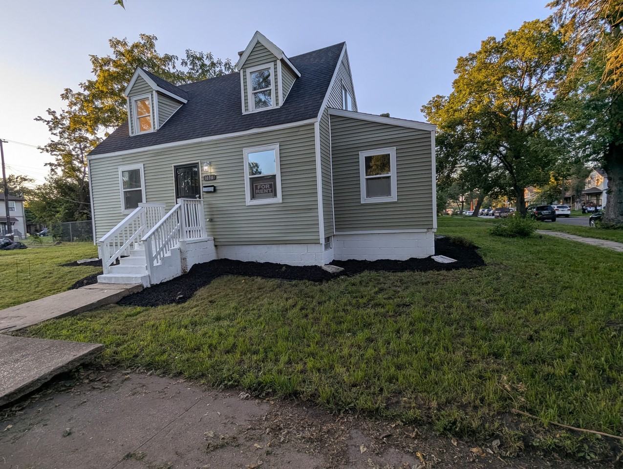 1030 E 6th Ave #1 - Photo 4 of 20