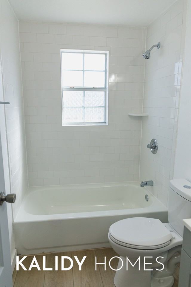 2412 Sw 47th St #1 - Photo 7 of 31