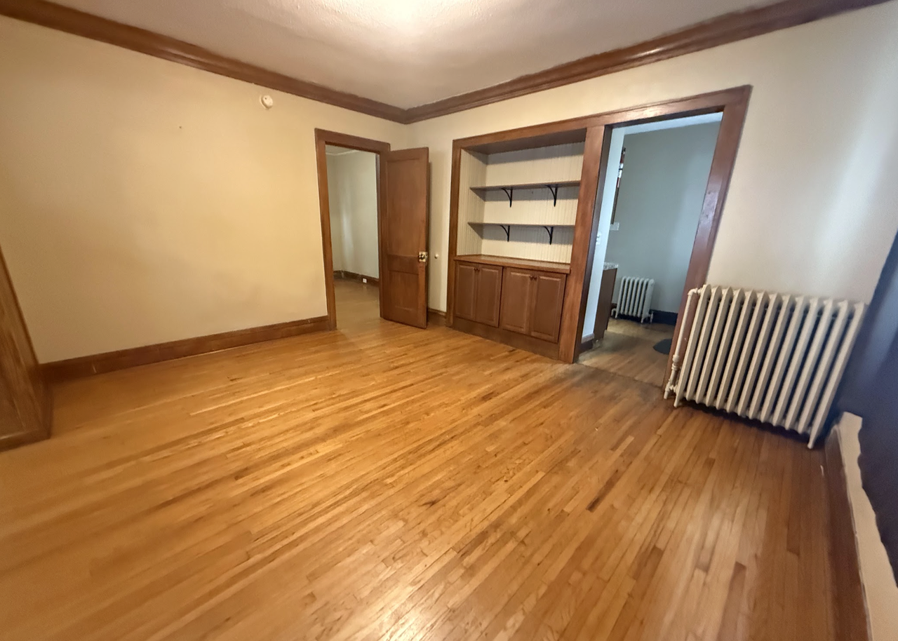 2646 Dupont Ave N #1 - Photo 3 of 11