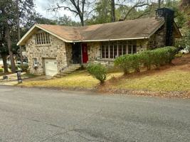 featured image of 5231 Colonial Cir N