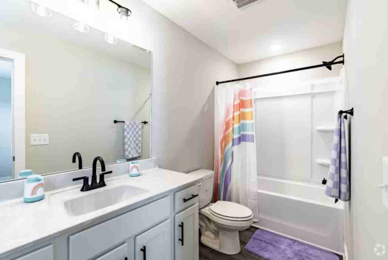 435 Glenda Ct #435 - Photo 2 of 8