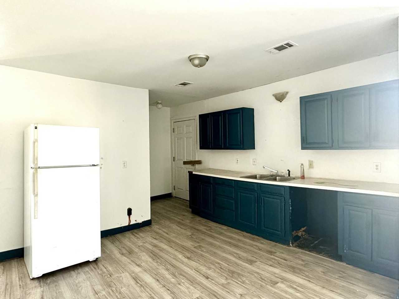 311 9th Ave #1 - Photo 4 of 12