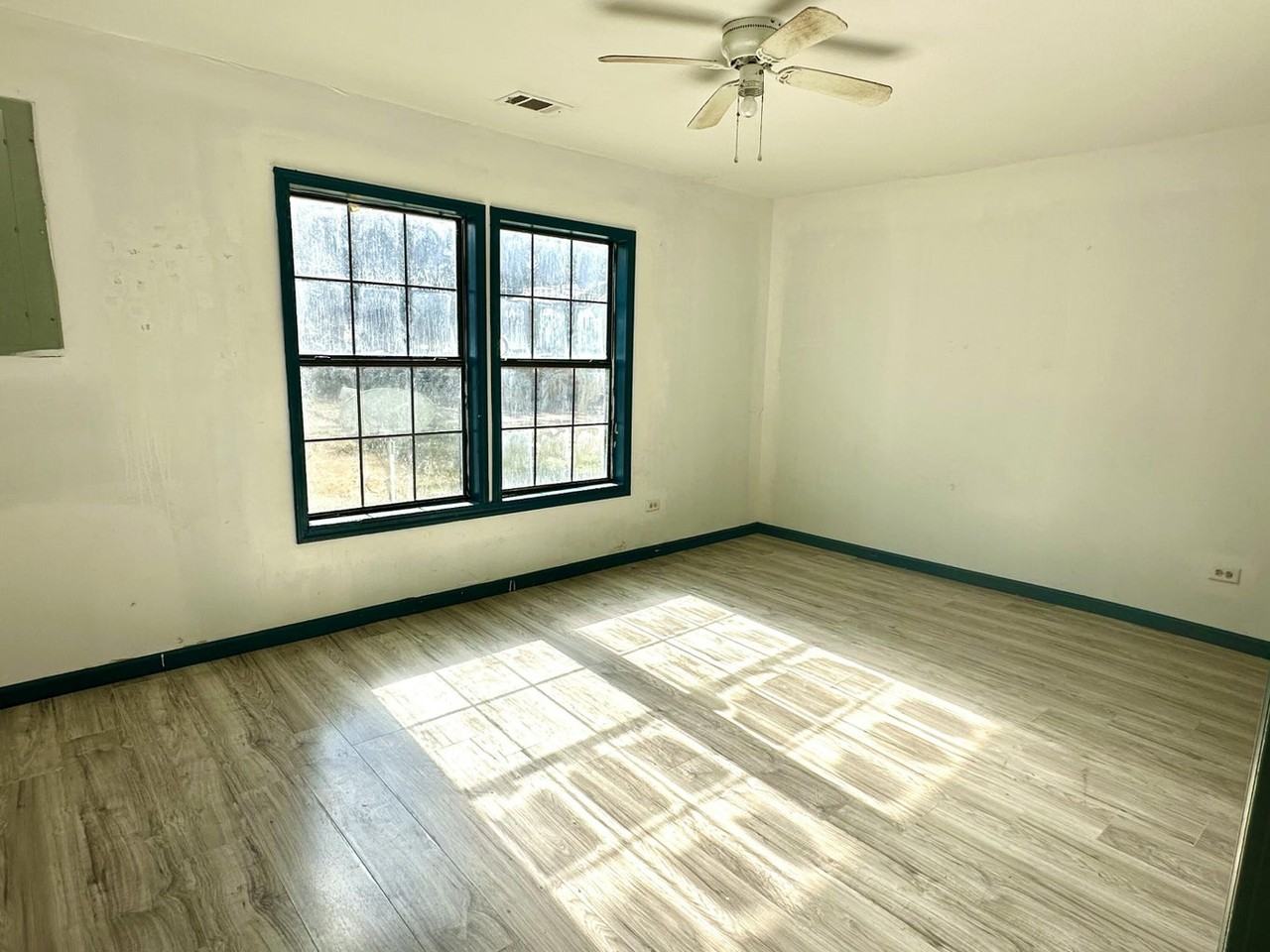 311 9th Ave #1 - Photo 5 of 12