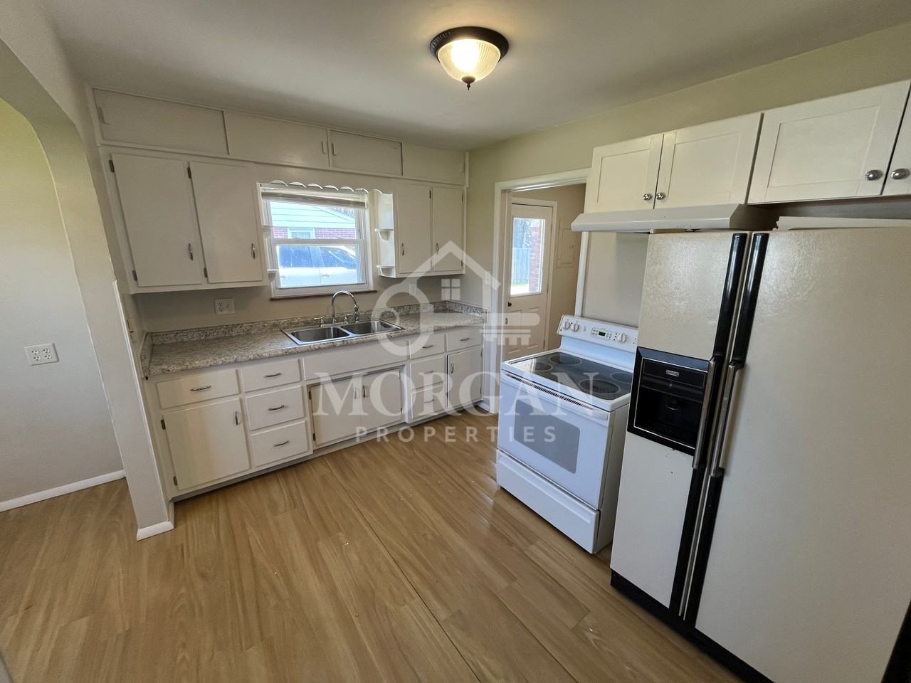 225 E 75th St - Photo 3 of 7