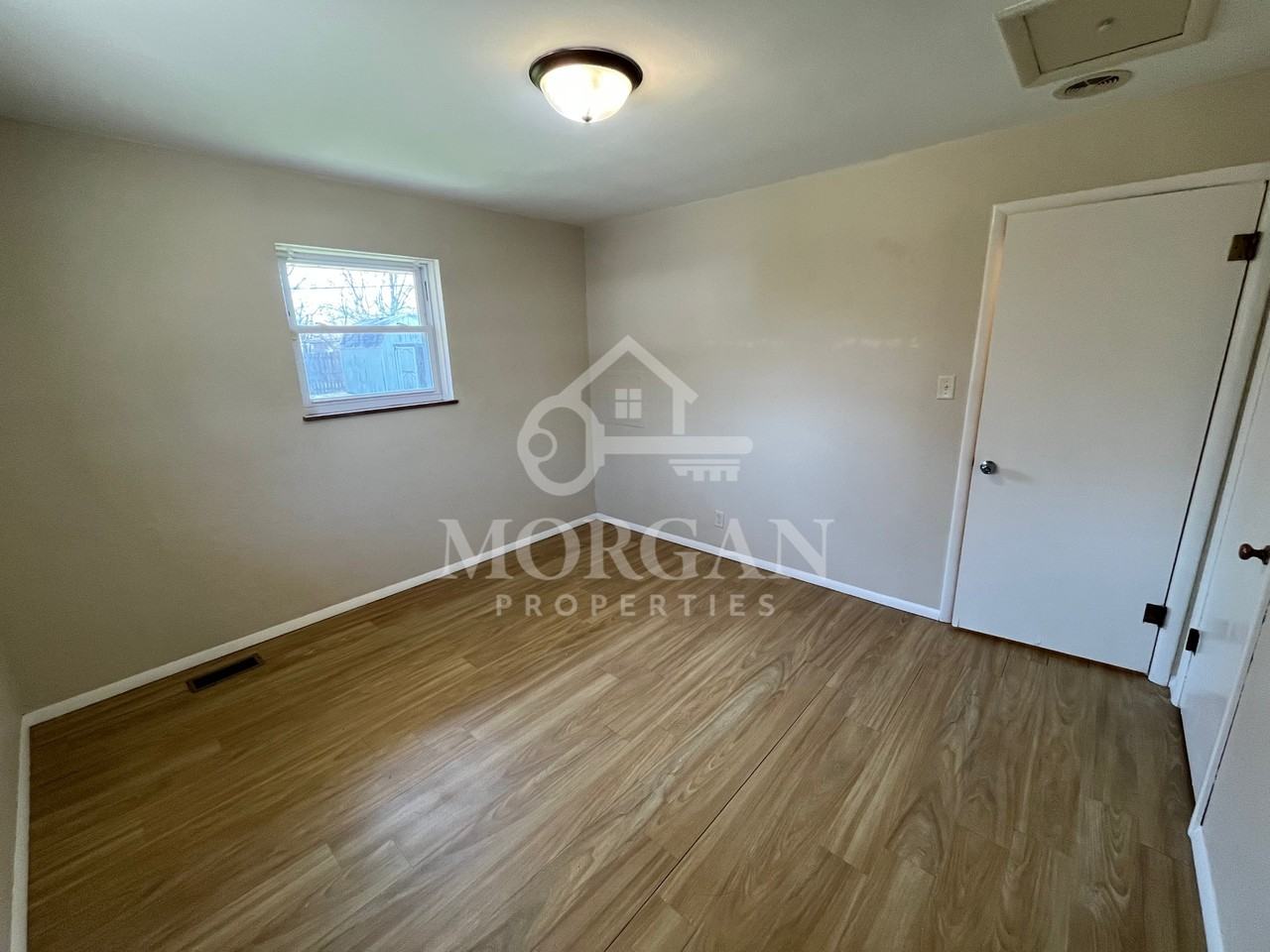 225 E 75th St - Photo 6 of 7