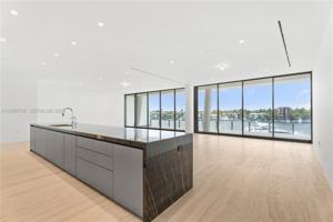 featured image of S Bayshore Dr & Vista Ct