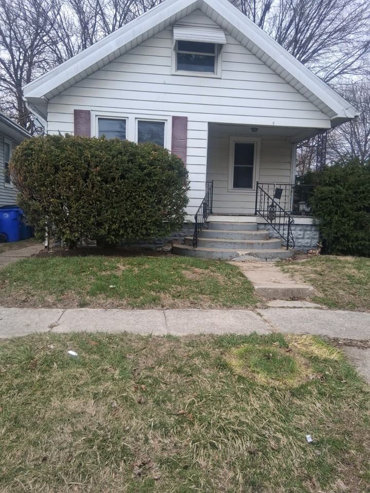 1942 Barrows St #1 - Photo 2 of 17