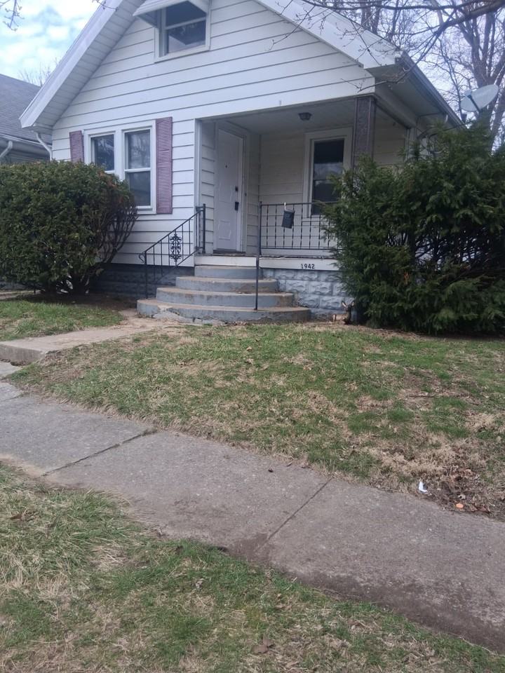 1942 Barrows St #1 - Photo 3 of 17