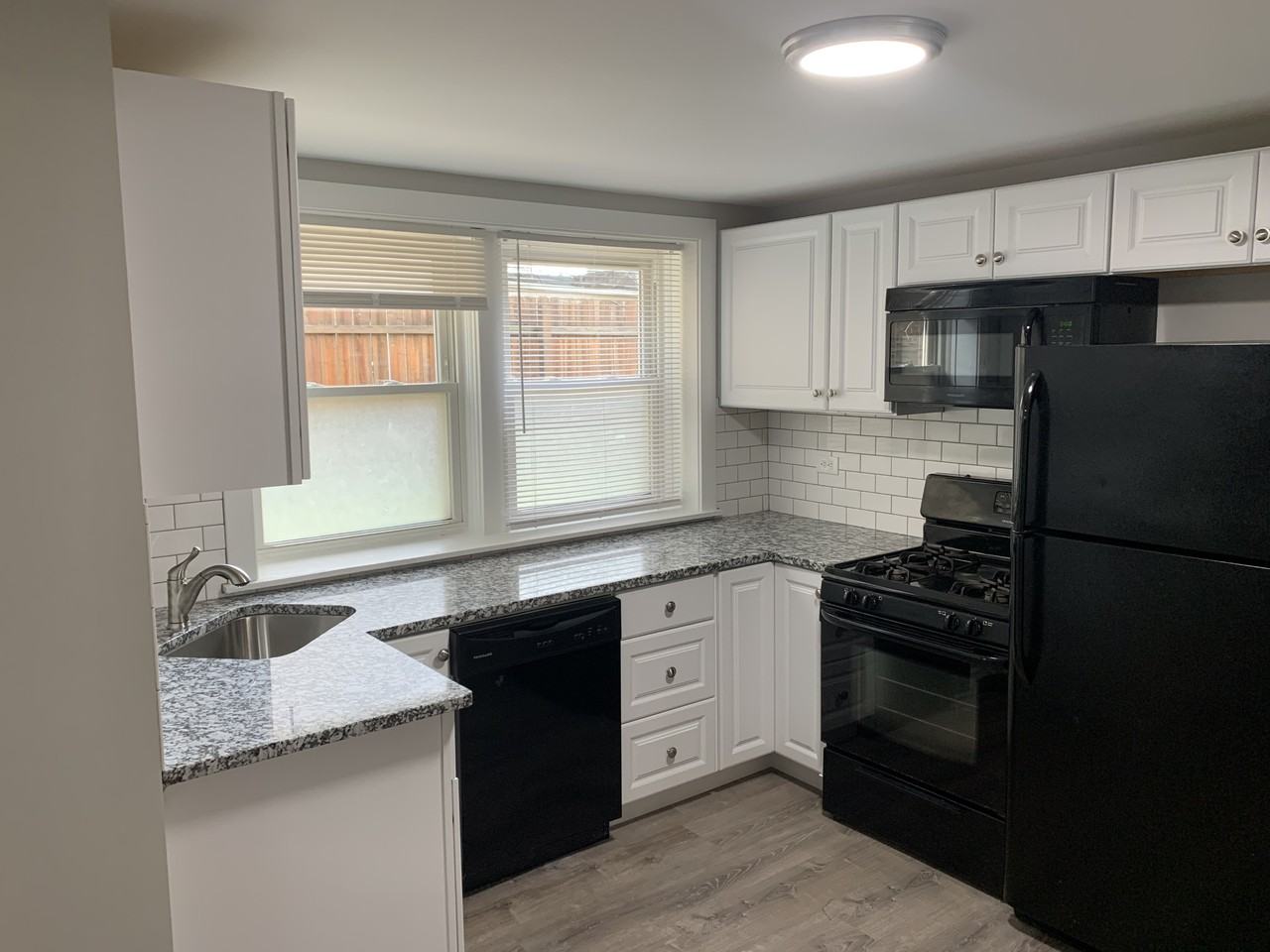 2838 N Drake Ave - Photo 2 of 9