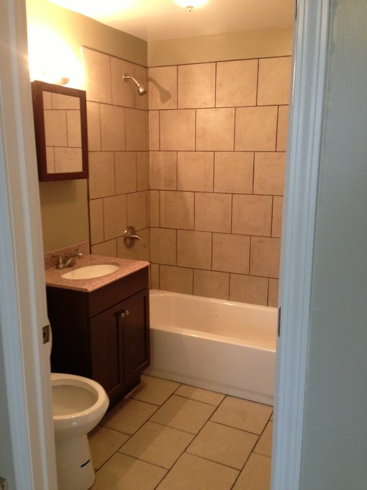 2838 N Drake Ave - Photo 4 of 9