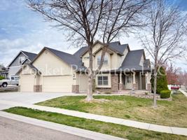 featured image of 874 E Forest Ridge Ct #1