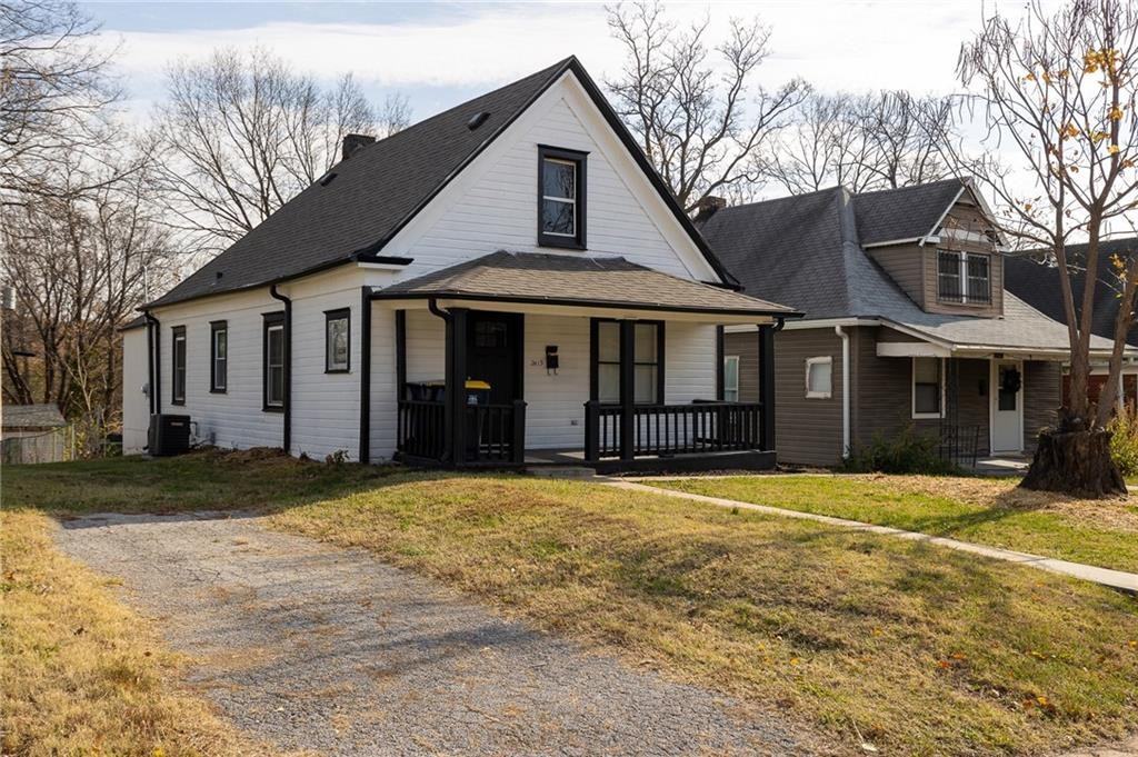 2413 College Ave #1 - Photo 2 of 9