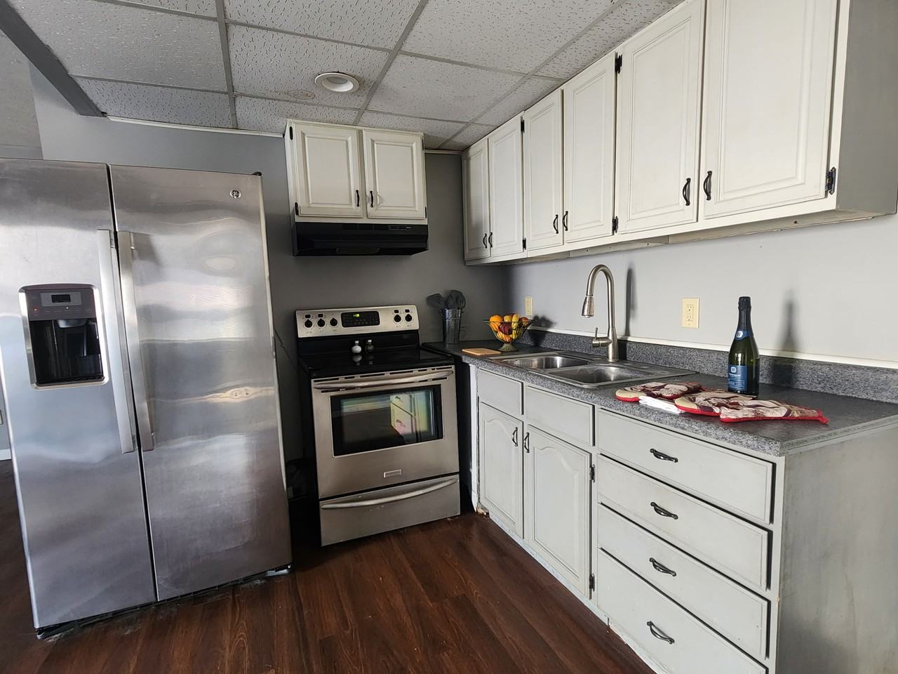 1707 W 12th St #1 - Photo 4 of 6