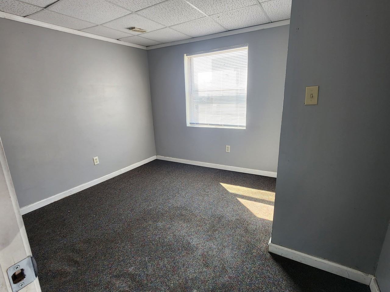 1707 W 12th St #1 - Photo 5 of 6