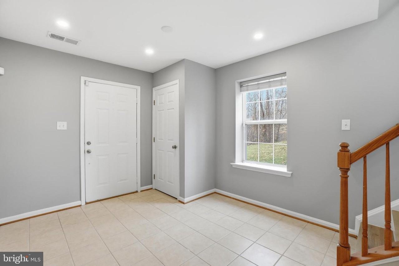 7730 Shadowcreek Ter #1 - Photo 4 of 35