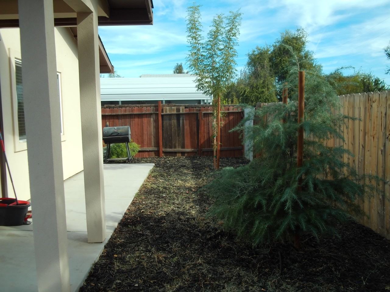 1136 Grand Ave #B - Photo 2 of 10