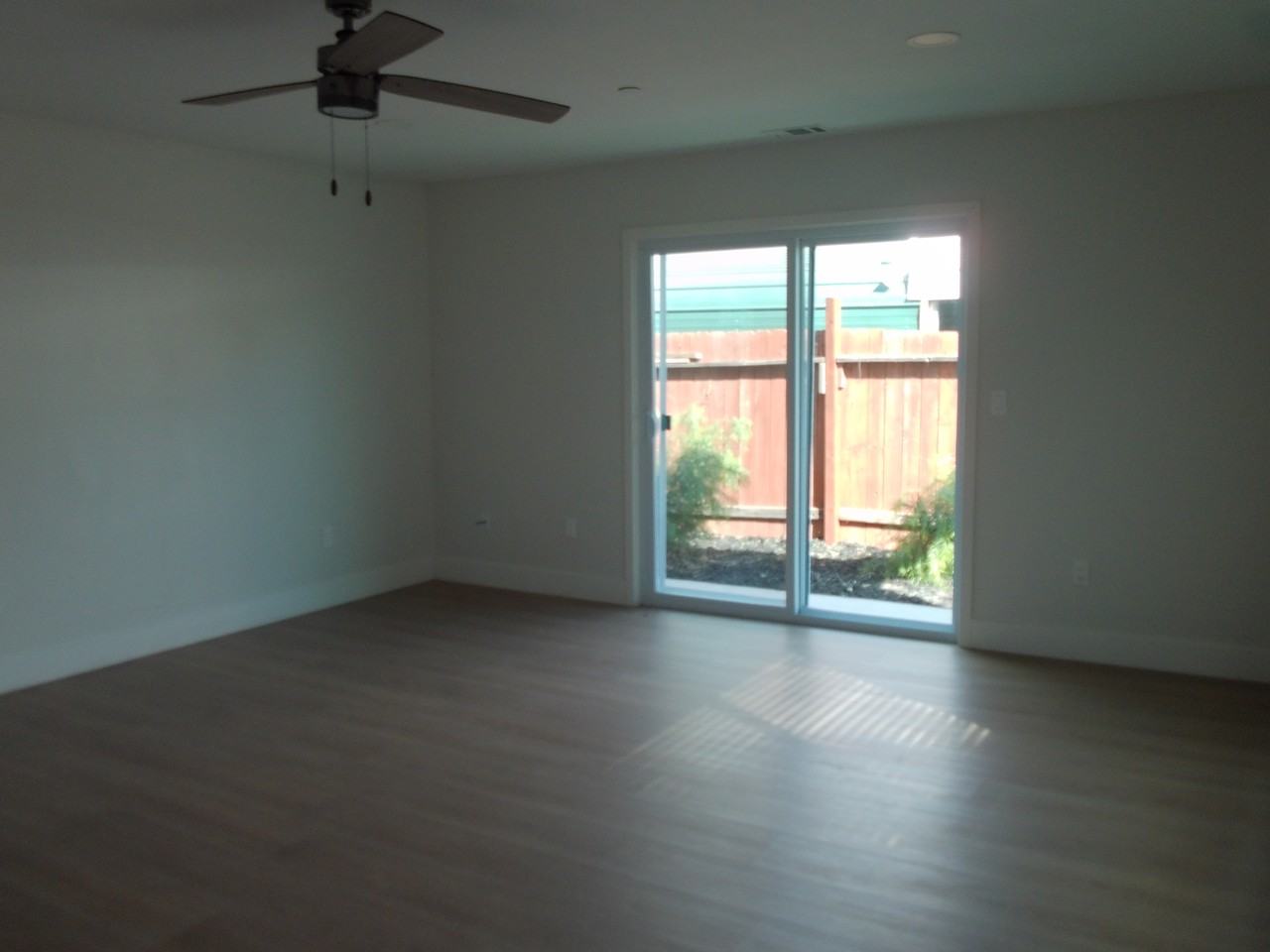 1136 Grand Ave #B - Photo 5 of 10