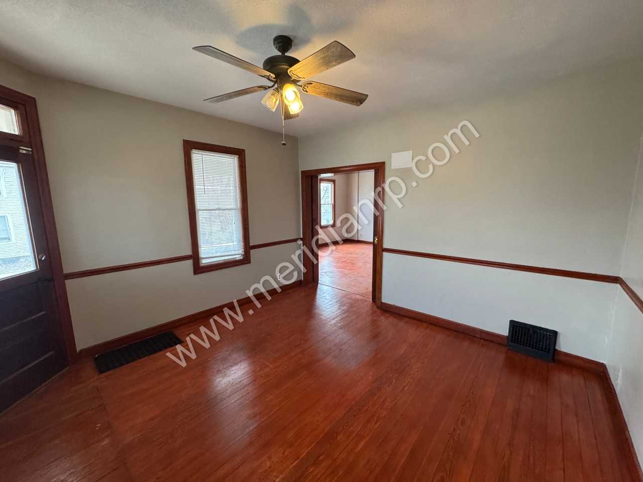 2403 N Clinton St #1 - Photo 3 of 18