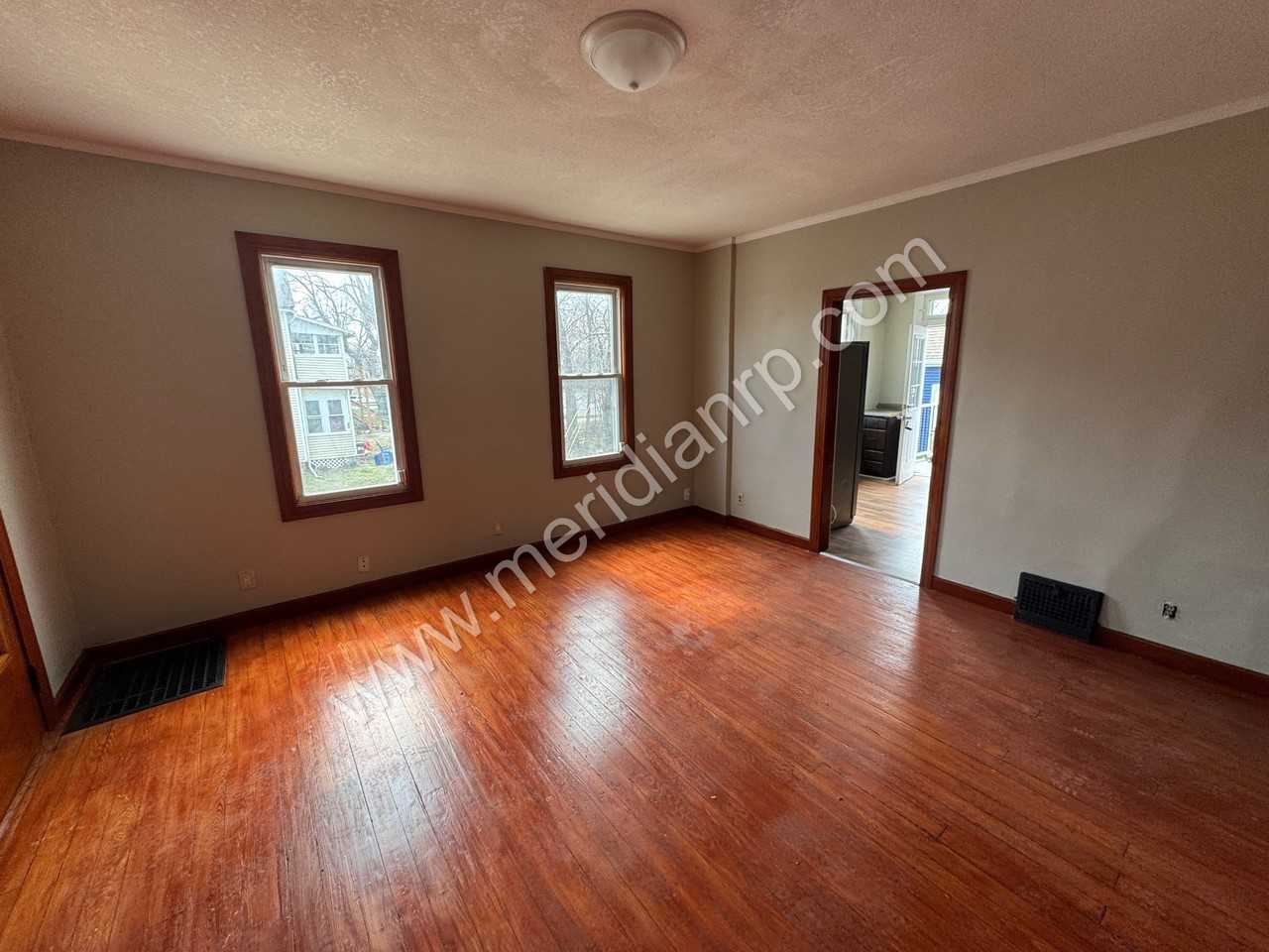 2403 N Clinton St #1 - Photo 5 of 18