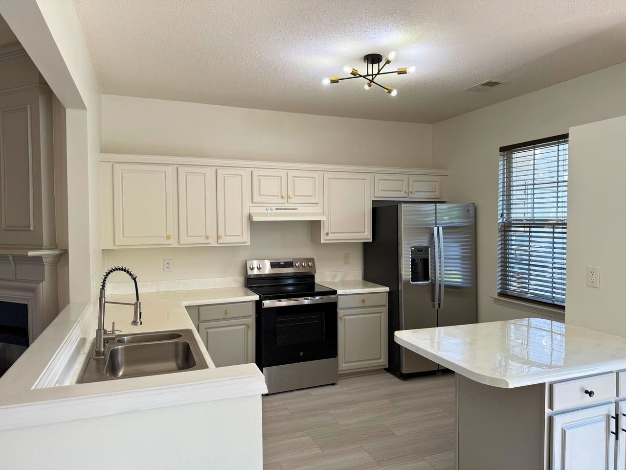 204 Braelock Dr #1 - Photo 5 of 21