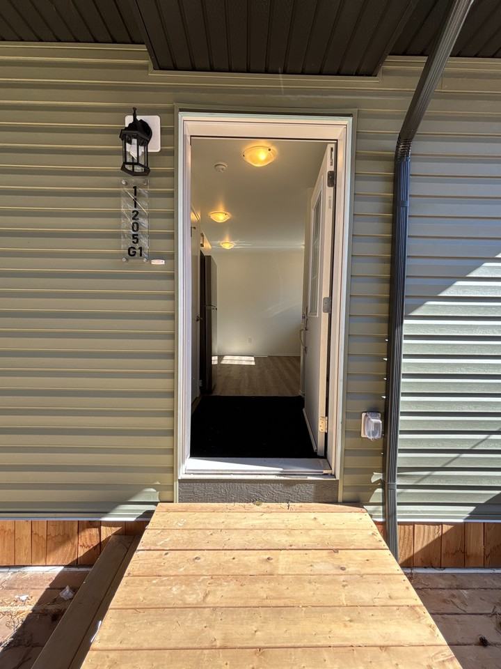 11205 11205 68 Street NW - Lower G1  NW - Photo 3 of 10