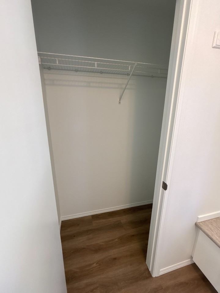 11205 11205 68 Street NW - Lower G1  NW - Photo 5 of 10