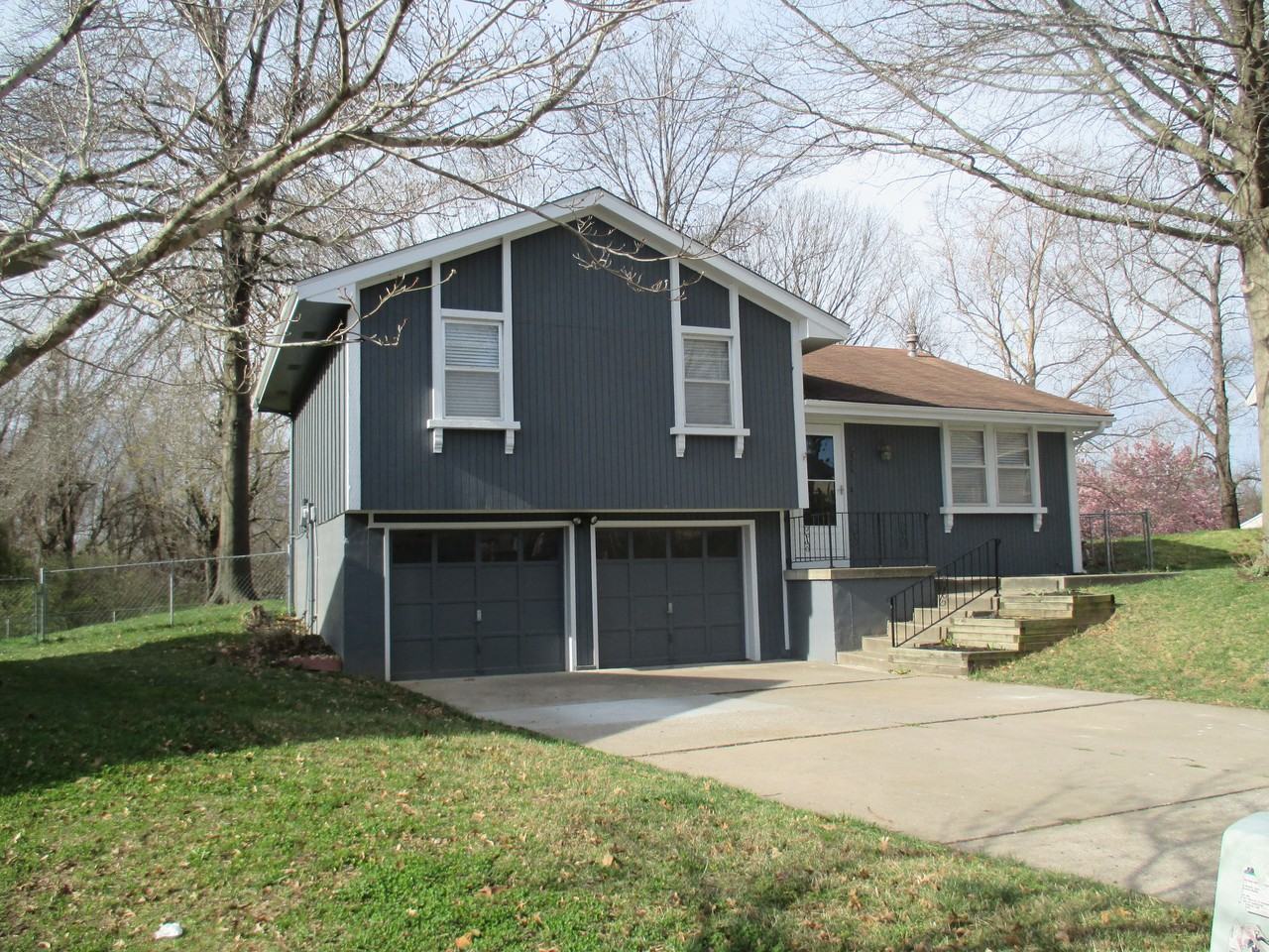 4300 N Bellaire Ave - Photo 3 of 17