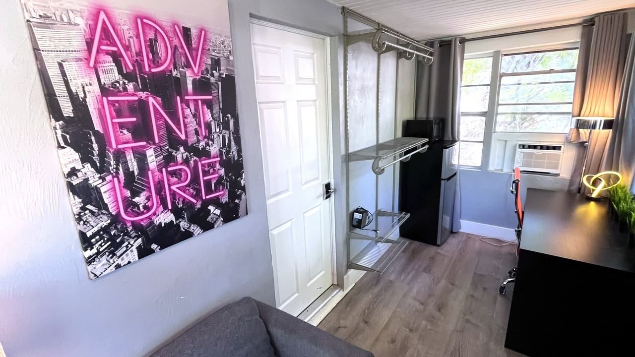 304 N Keech St #1 - Photo 6 of 26