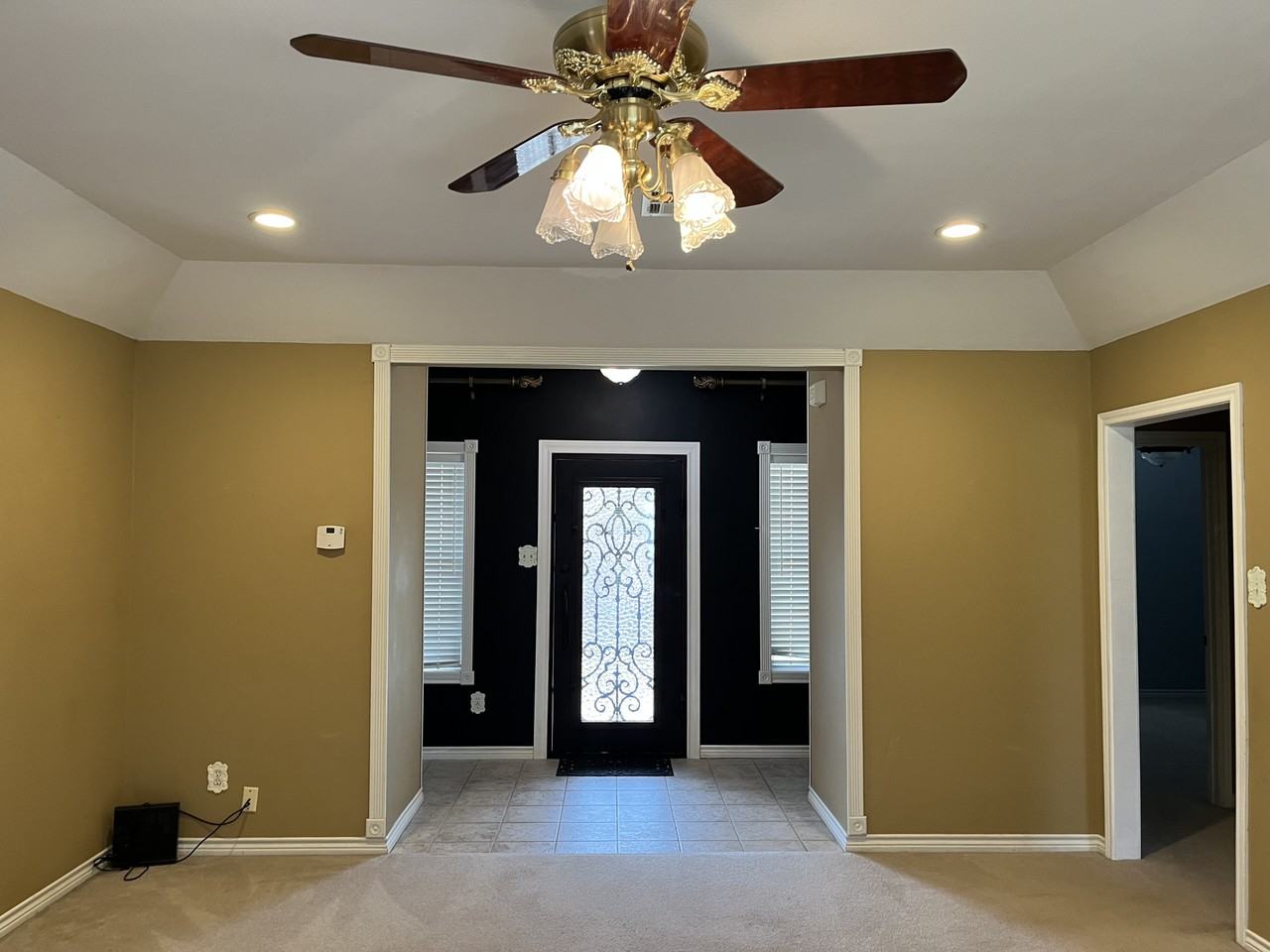 302 Red Oak Ln #1 - Photo 3 of 13