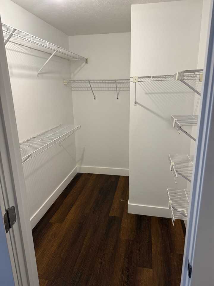 701 E Mount Vernon St #1 - Photo 4 of 7