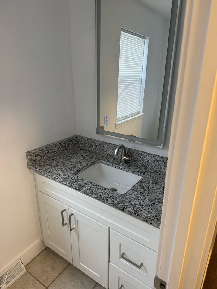 701 E Mount Vernon St #1 - Photo 5 of 7