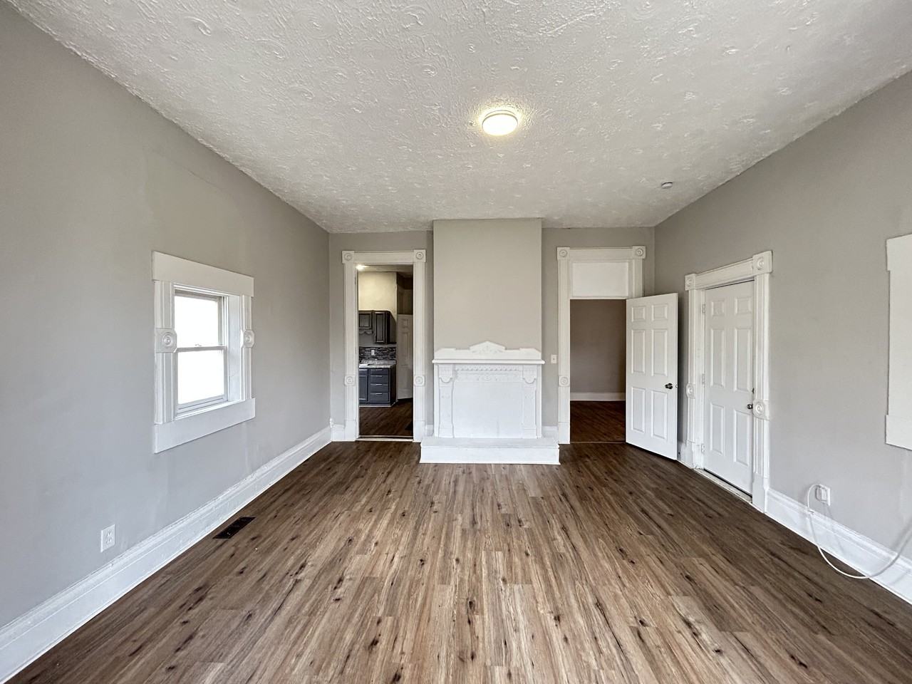 813 S Main St #815 - Photo 3 of 10