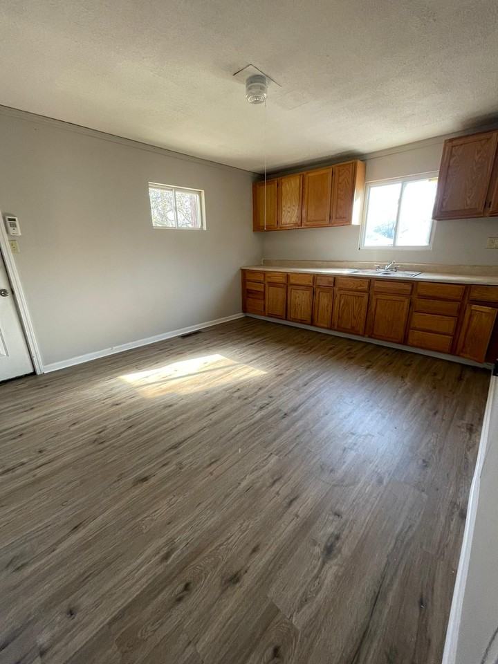 1474 Elaine St #1 - Photo 2 of 7