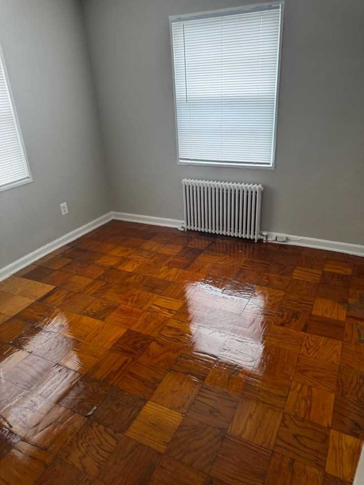 140 KENILWORTH AVE NE - Photo 3 of 8