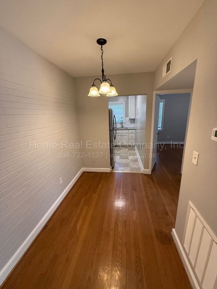 803 W End Blvd #A5 - Photo 3 of 7