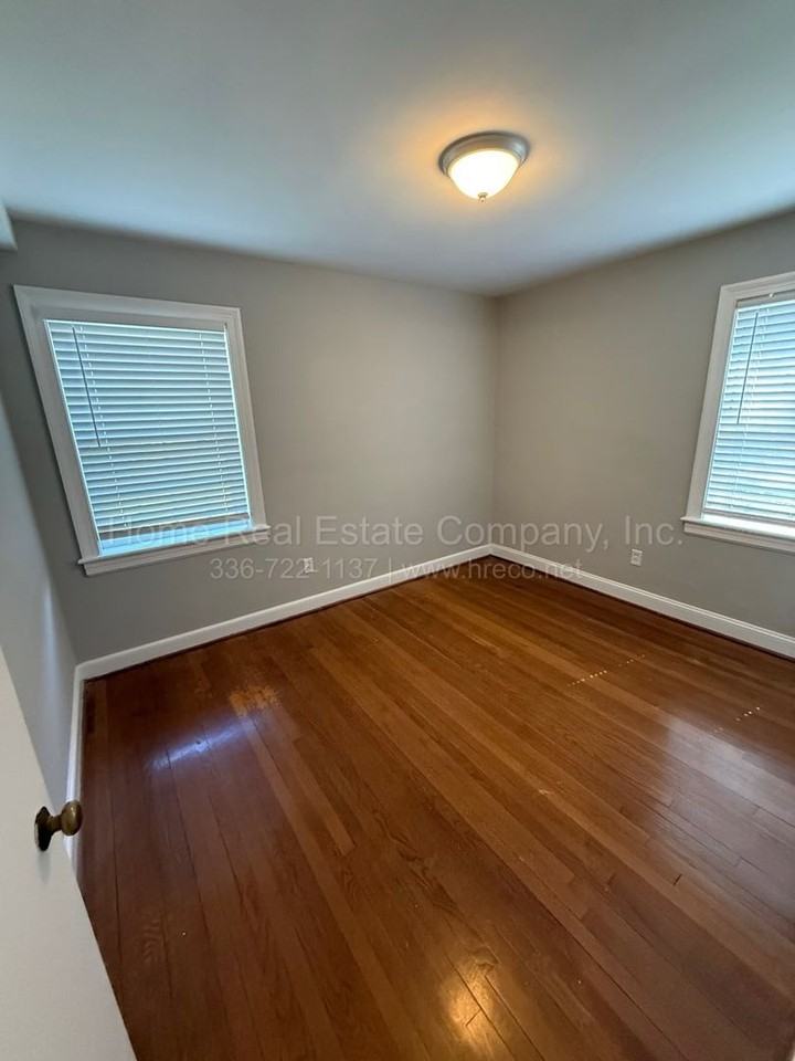 803 W End Blvd #A5 - Photo 6 of 7