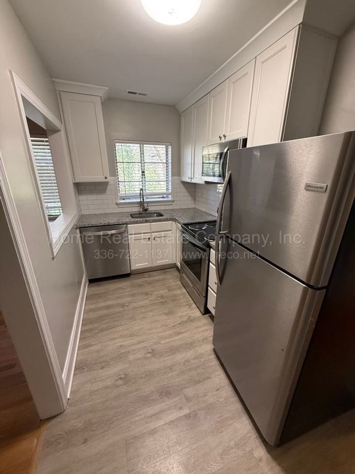 840 Carolina Ave #C4 - Photo 3 of 7