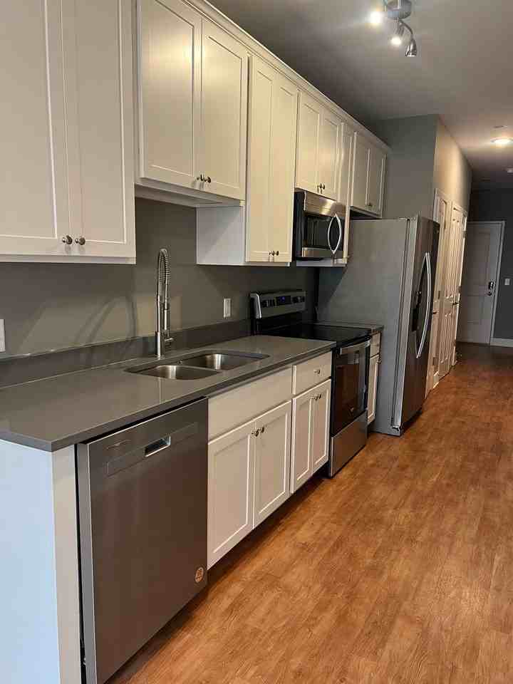 300 W Fayette Street - Photo 6 of 34