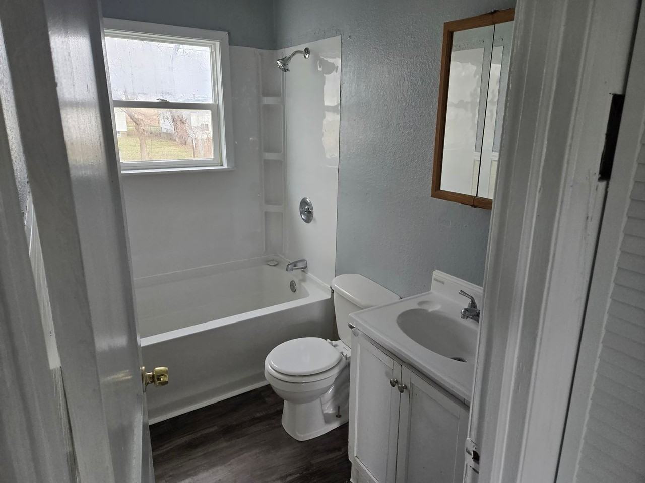 429 Anthony St - Photo 5 of 6