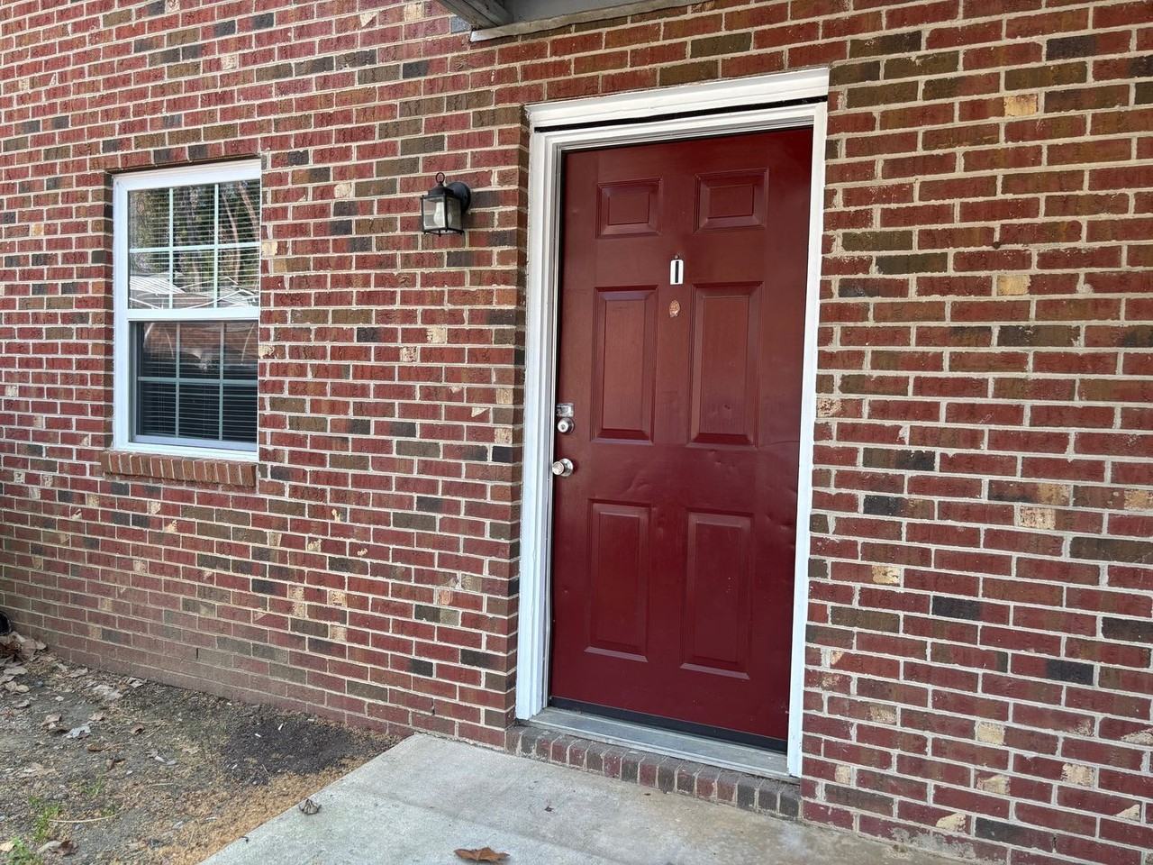 DUBLIN SQUARE APTS - Photo 2 of 28