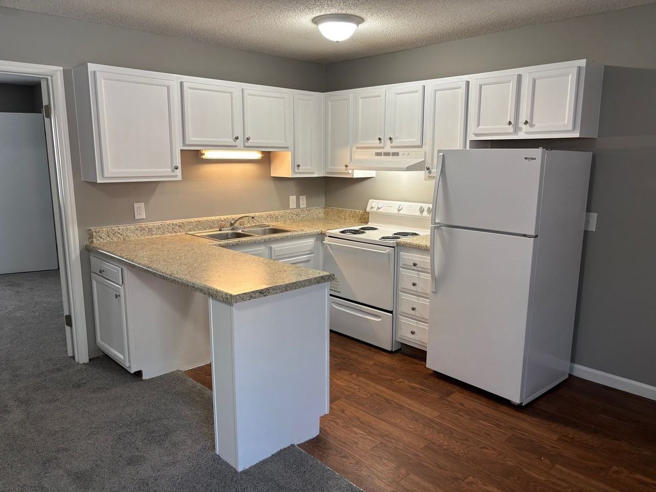 DUBLIN SQUARE APTS - Photo 5 of 28