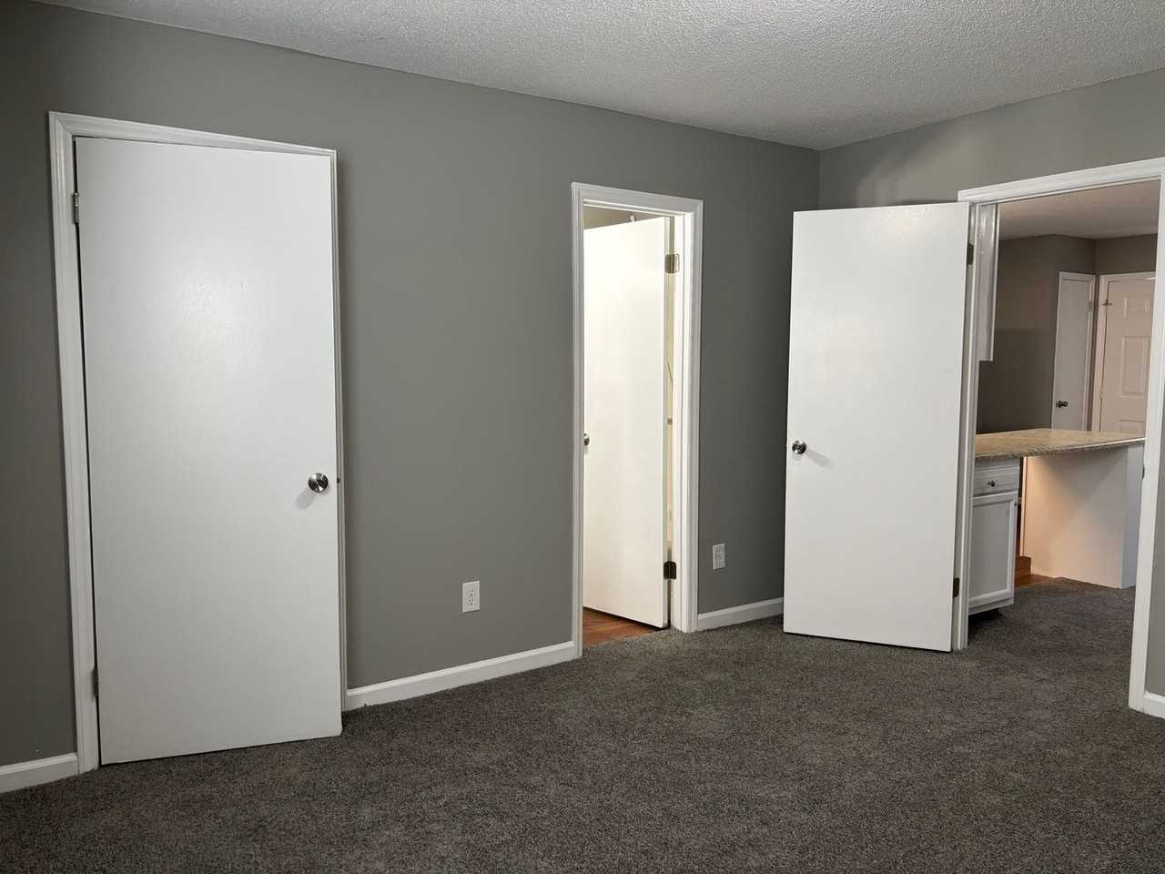 DUBLIN SQUARE APTS - Photo 7 of 28