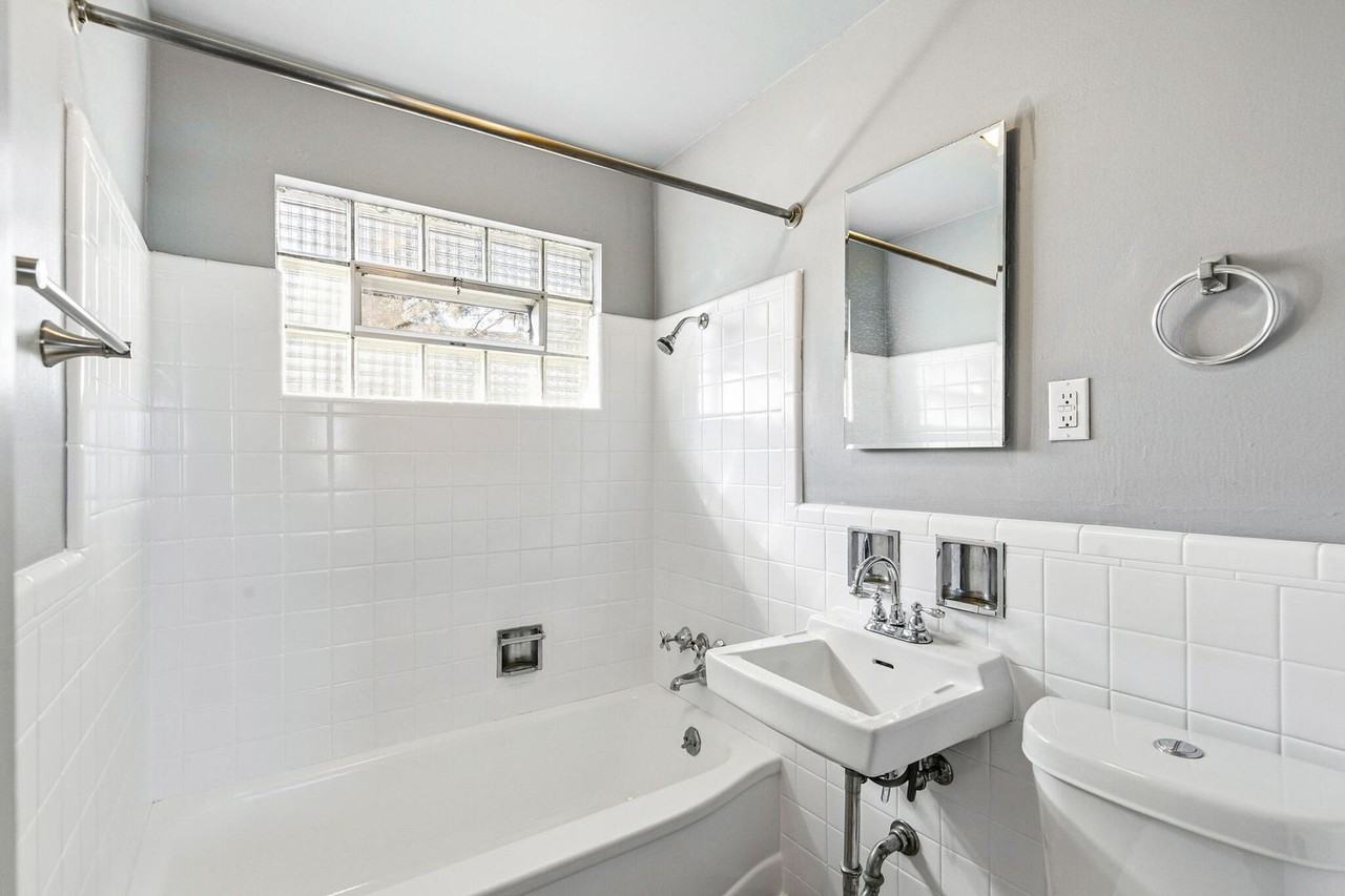 1467 Joliet St #5 - Photo 4 of 27