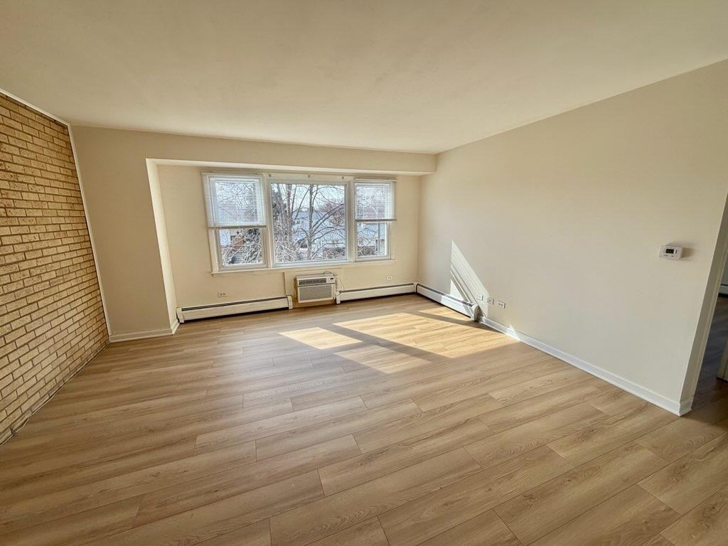 5811 Rose Ave - Photo 3 of 7